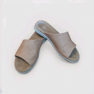 Taryn by Taryn Rose Tobie Mules Slides Womens 7.5 Tan Comfort Sandals